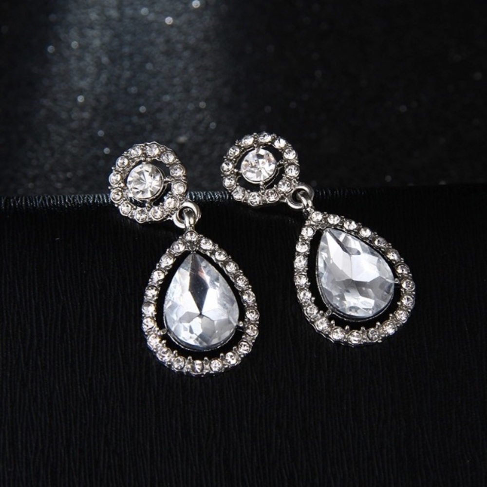 NEW!💙💎TEARDROP SPARKLERS!  RHINESTONE DROPS!💎💙 - Picture 2 of 7